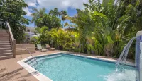 Colors on White - piscina