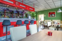 Logis Hôtel Restaurant du Commerce فنادق في Labastide-d'Armagnac