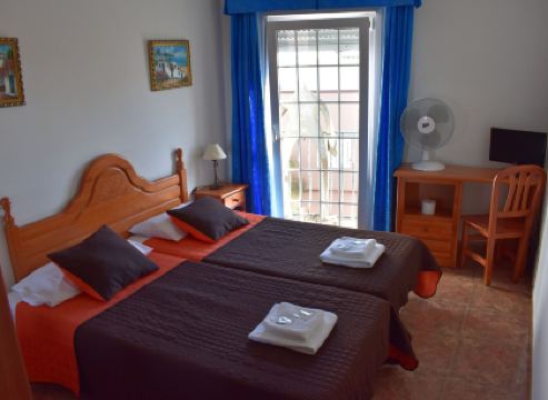 Hospedaje La Fonda Aeropuerto