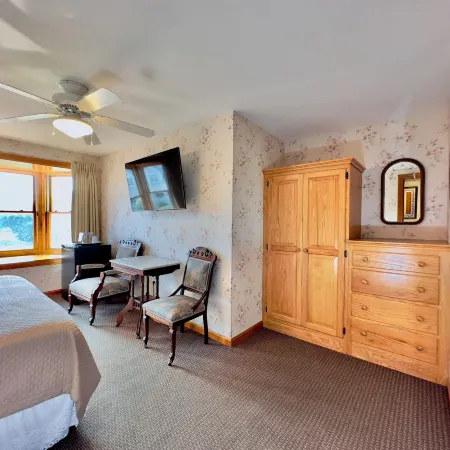 Rose Farm Inn