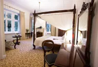 Hotel Dębowy Biowellness & Spa Góry Sowie Hotels in Dzierżoniów
