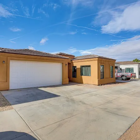 7 Mi to Golf: Mtn-view Retreat in Bullhead City