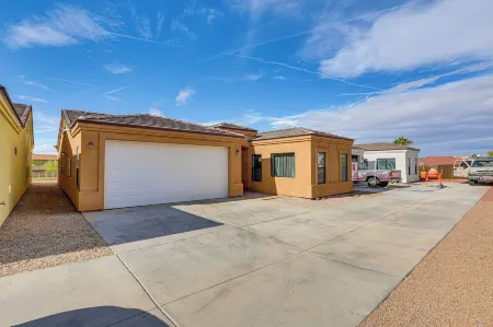 7 Mi to Golf: Mtn-view Retreat in Bullhead City