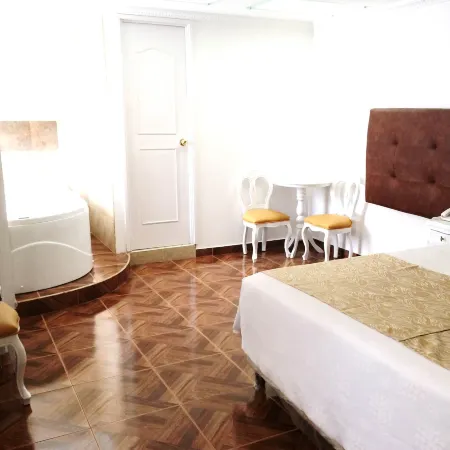Hotel Boutique Feria Internacional Отели рядом с достопримечательностью «Конгресс-центр G12»