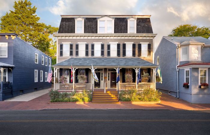 Flag House Inn
