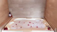 Toucan Platinum Suites Aparthotel - Küvet