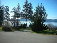 Seaside Villa Motel & RV Park Hotel di Powell River