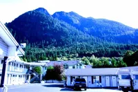 Heritage Inn - Motels