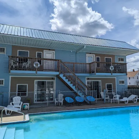 7 Beachside Inn