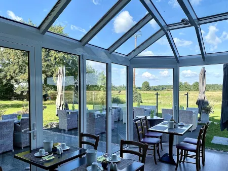 Hotel am Müritz-Nationalpark Отели в г. Клинк