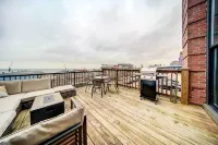 Waterfront Cleveland Apt ~ 1 Mi to Downtown