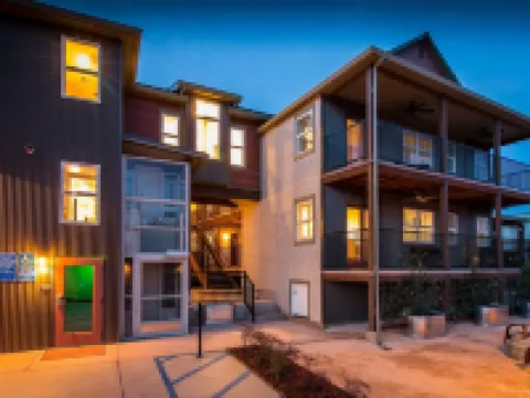 普利茅斯休憩酒店 阿馬多爾縣酒店