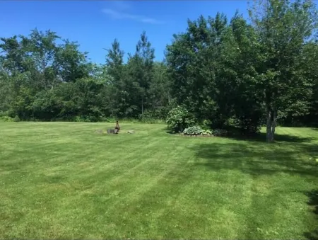 NEW apartment in Shediac Cape close to beaches! Отели в г. Шедиак Бридж