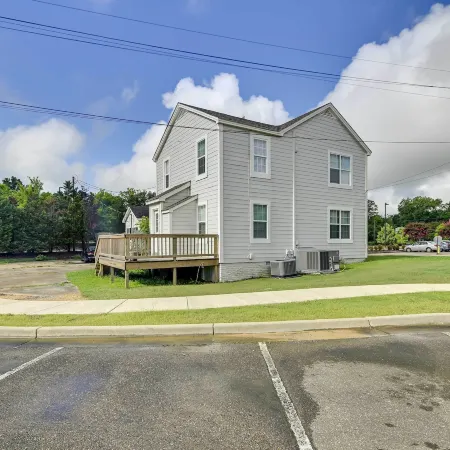 Cozy Starkville Apartment Walk to Main Street!