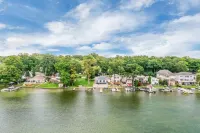 Beautiful lakefront with hot-tub 2bedroom +WiFi on all sports Cooley lake