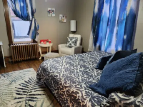 11 bed 7 bath large home and able to ride right from the home to the HMT trails Hotels in Mingo County