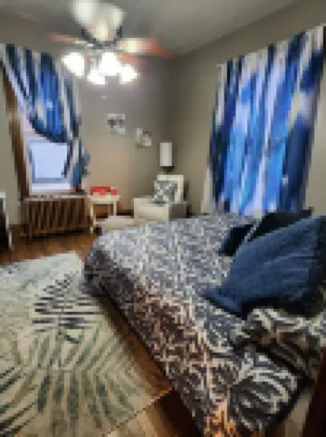 11 bed 7 bath large home and able to ride right from the home to the HMT trails