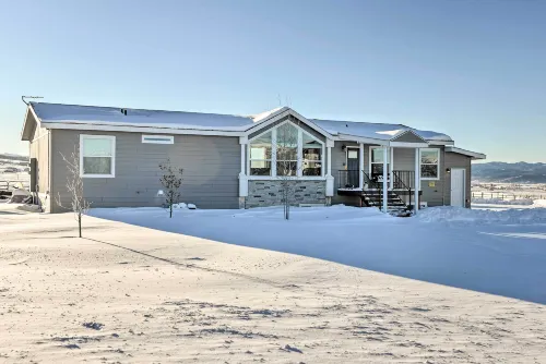 Cozy Home: Mtn Views, A/C, in Heart of Star Valley Hotel a Lincoln County