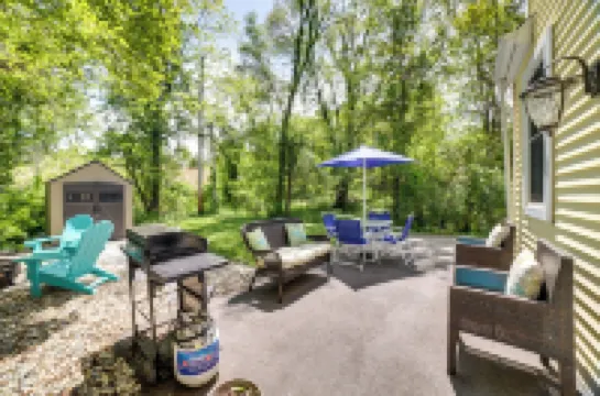 1 Mi to Indiana Dunes Natl Park Home with Patio!