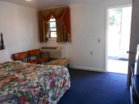 Lamplighter Motel - Clinton, Connecticut Hotels in Clinton
