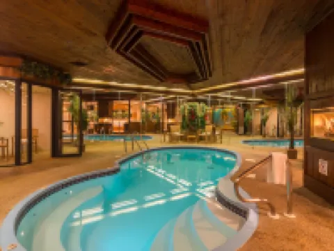 Sybaris Pool Suites Mequon Hotels in Ozaukee County