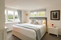 Arcadia Lodge Russell