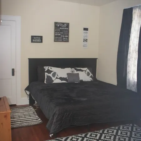 Modern Cozy Getaway 6 Miles from Downtown, Cincinnati