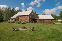 Mtn Views Colonial Home on Kingdom Trails!