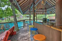 Middle Bass Condo w/ Balcony, Lake Erie Views - que admiten mascotas