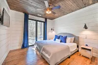 Private Hot Tub, Outdoor Fireplace: Broken Bow Gem - parking