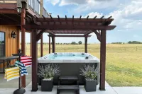'The Copper Roost': Lake Texoma Escape w/ Hot Tub - Parkplatz