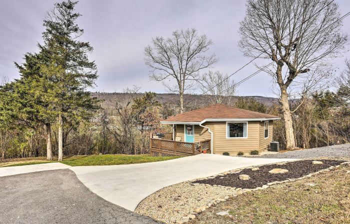 Picturesque Cottage in the Heart of Trenton!