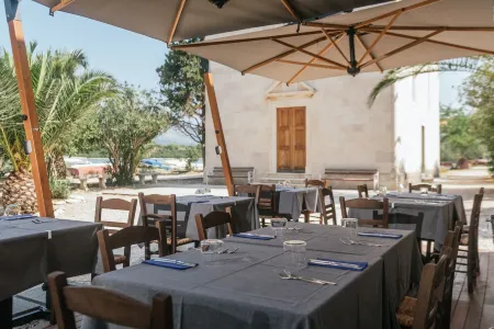 Vrnik Arts Club Отели рядом с достопримечательностью «FKK»