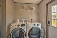 適合家庭的Madill住宅：寧靜的環境 - 停車場