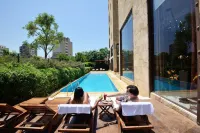 Reston Hotel Hotels in Sahel Aalma