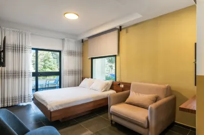 โดมัส คาร์เมล โฮเทล โรงแรมใน