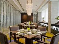 Taj Lands End Hotels near Khar