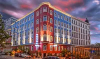 Hotel Urania Hotels near Zentrum Johannes Paul II.