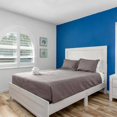 Spring Hill, 4 Bedroom, Pool, Golf Course!