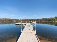 Maple Lake Chalet Hotels in Wright County