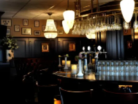 阿內維爾 - 米德爾堡弗萊徹餐廳酒店