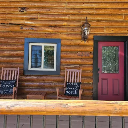 Cozy cabin with Fiber and AC in peaceful Vernal