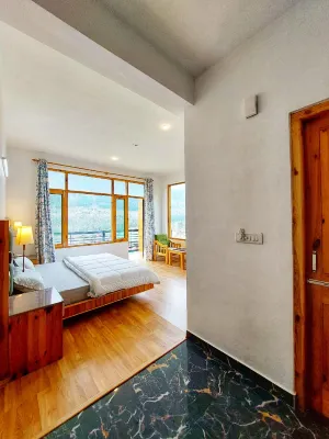 The Trip House, Manali Hotels in Aleo