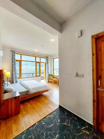The Trip House, Manali Отели рядом с достопримечательностью «Igloo stay sethan»