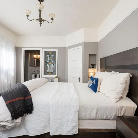 Nantucket Whale Inn, Half Moon Bay