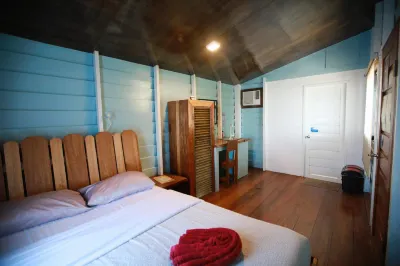 Camp Soteria Resort:Pacific Ocean on your doorstep Các khách sạn gần LGU Cagwait Beach Resort