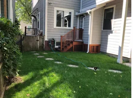 Quiet, private 1 bedroom garden apt near Harvard/MIT, sleeps 4 adults + 1 infant Отели рядом с достопримечательностью «Kendall Square»