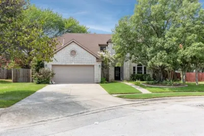 Beautiful Home with private Pool! Hotels near J.B. Sandlin Park