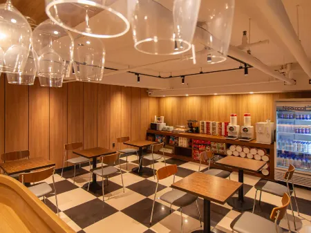 J&K-Hotel JK Suwon (Ingyedong) Отели рядом со станцией Suwon Station