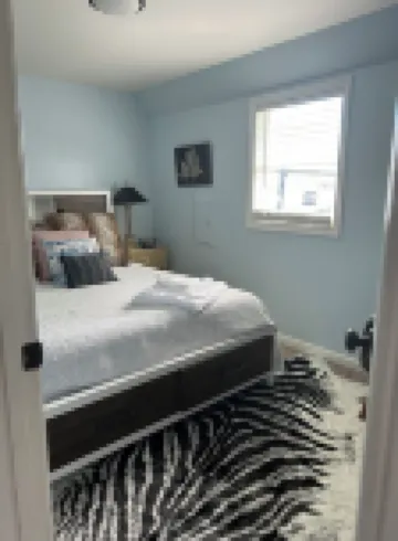 Charming 2-bedroom cottage with AC, WiFi, DE fields, restaurants, boats, beach